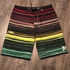 Men’s board shorts (Hurley)